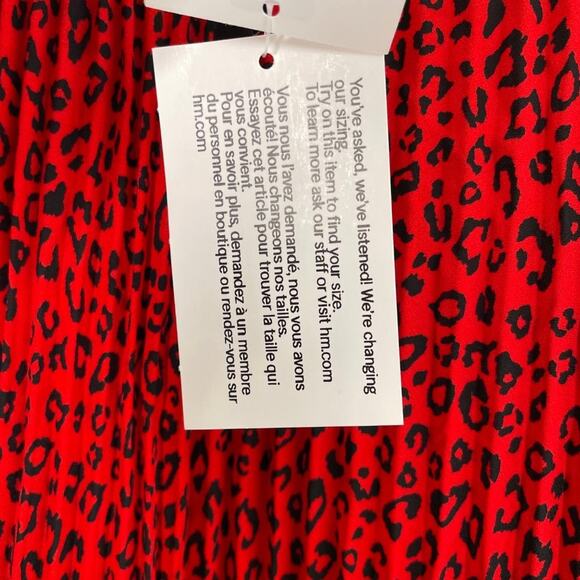 H&M Womens Size 0 Red Animal Print Sleeveless Scoop Neckline Camisole - Picture 6 of 16